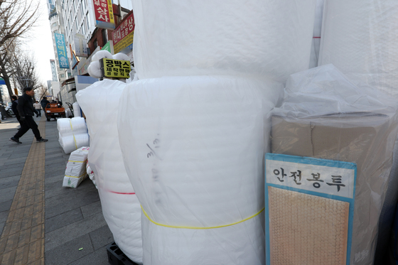 전쟁 여파에 '비닐 대란' 우려