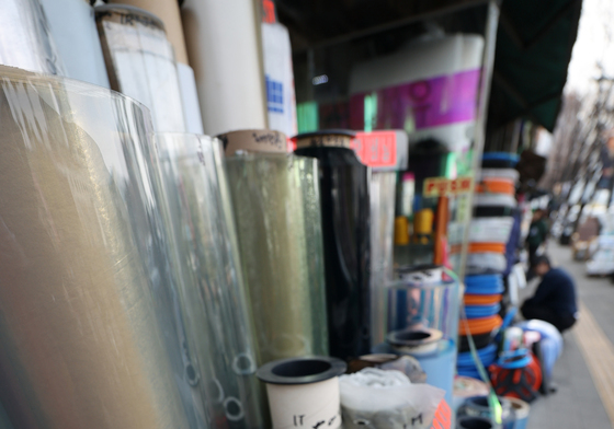 나프타 가격 급등…'비닐 대란' 우려