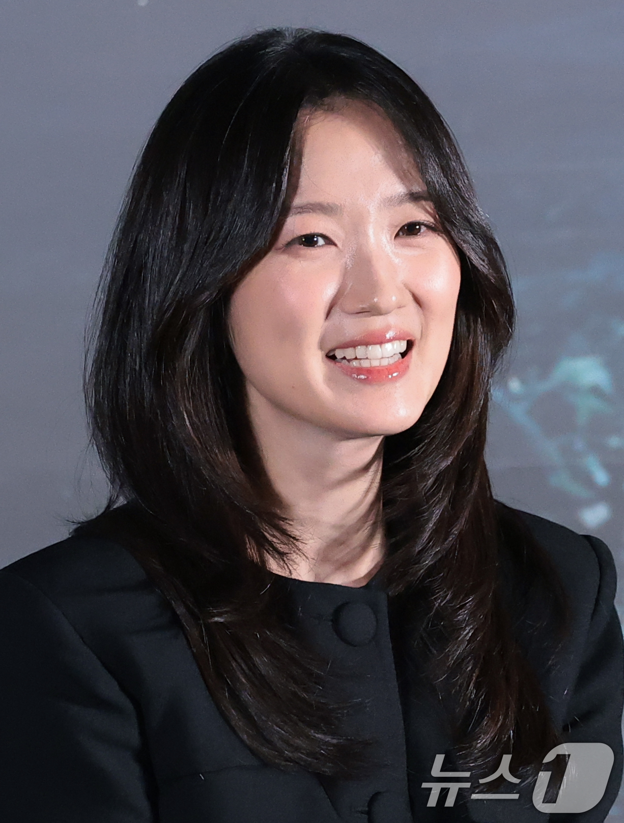 (서울=뉴스1) 권현진 기자 = 배우 김혜윤이 24일 오후 서울 용산구 CGV아이파크몰에서 열린 영화 ‘살목지’(감독 이상민) 언론배급시사회 및 기자간담회에 참석해 미소를 짓고 있 …