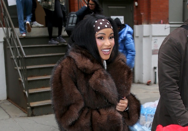 카디 비만 소화할 수 있는 패션…땡땡이 점프슈트에 모피 코트 [N샷]