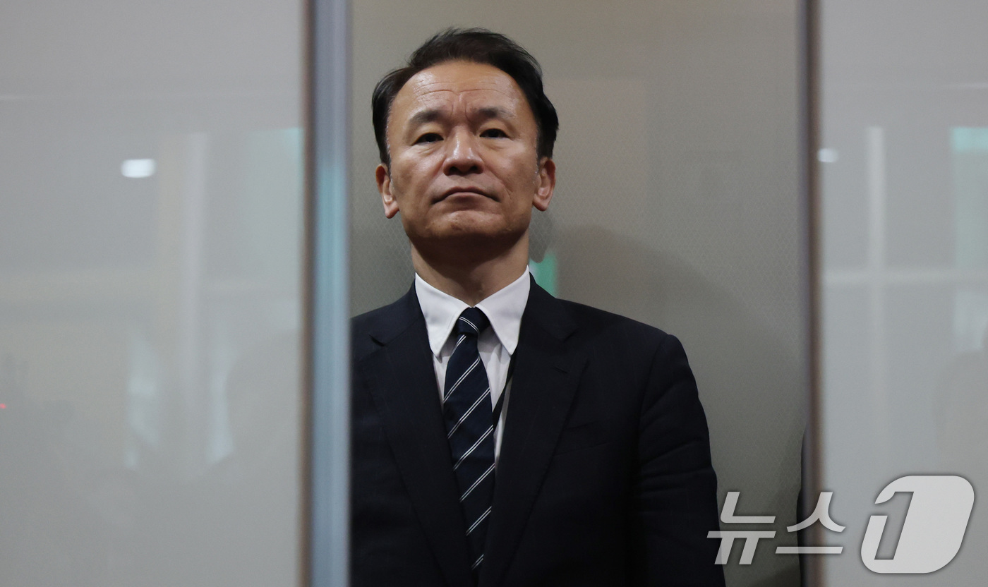 (서울=뉴스1) 임세영 기자 = 마츠오 히로타카 주한일본대사관 총괄공사가 24일 서울 종로구 외교부 청사로 초치되고 있다.정부는 이날 일본 정부가 역사적, 지리적, 국제법적으로 명 …