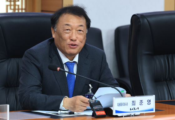 인사말하는 최준영 기아 대표이사