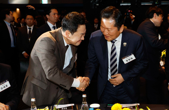 인사 나누는 정청래·장동혁