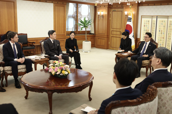 김민석 총리, 미샤 라스킨 리플렉션 AI 대표·정용진 신세계 회장 면담