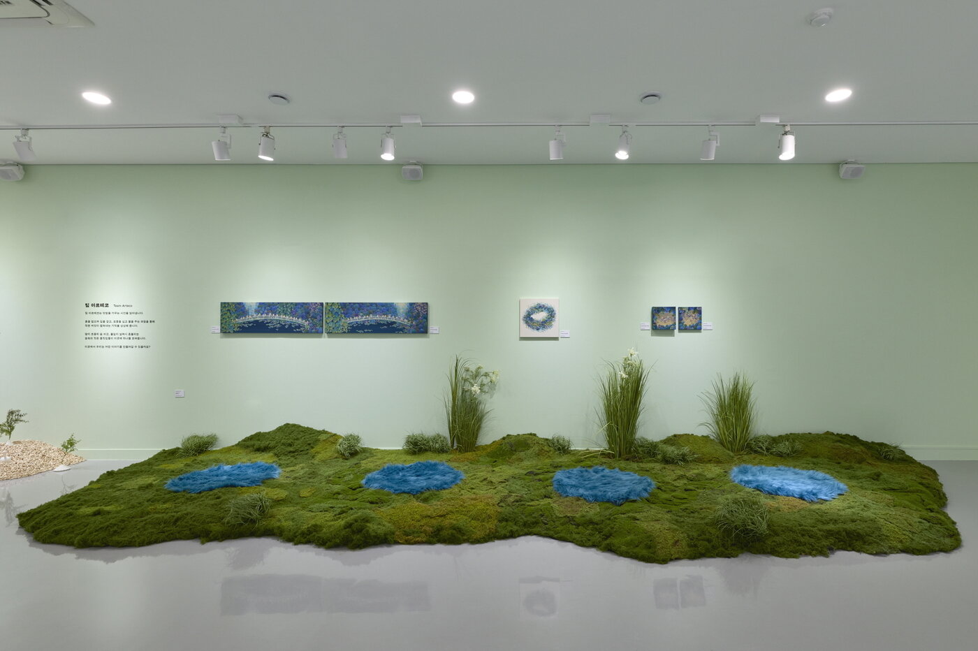 본문 이미지 - 팀 아르데코_동반자들_2024 (수원시립미술관 제공)