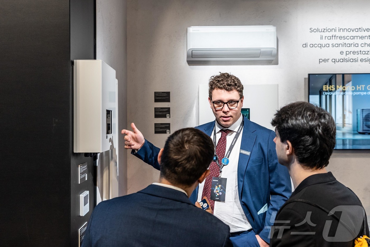 (서울=뉴스1) = 삼성전자가 24일부터 27일(현지시간)까지 이탈리아 밀라노에서 열리는 유럽 최대 냉난방공조 전시회 'MCE 2026'에서 8개의 'MCE 어워드' 우수상을 수상 …