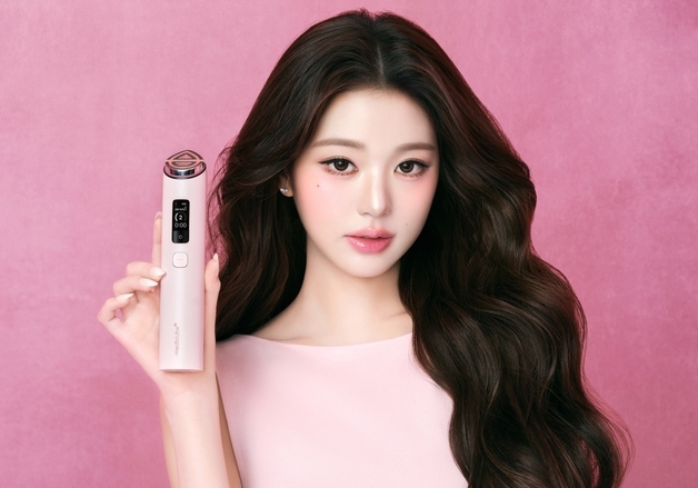 에이피알, 장원영 내세워 글로벌 공략 가속…'부스터 프로 X2' CF 온에어