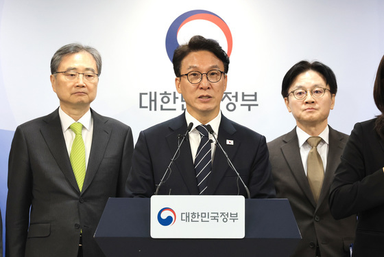 김민석 국무총리, 비상경제 대응체계 관련 브리핑