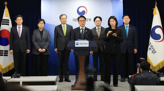 비상경제 대응체계 관련 브리핑하는 김민석 총리