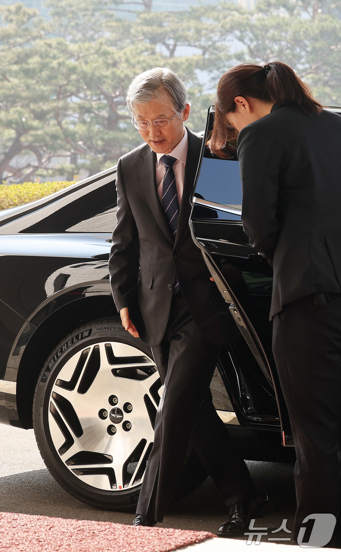 (서울=뉴스1) 박지혜 기자 = 조희대 대법원장이 25일 서울 서초구 대법원으로 출근하고 있다. 2026.3.25/뉴스1