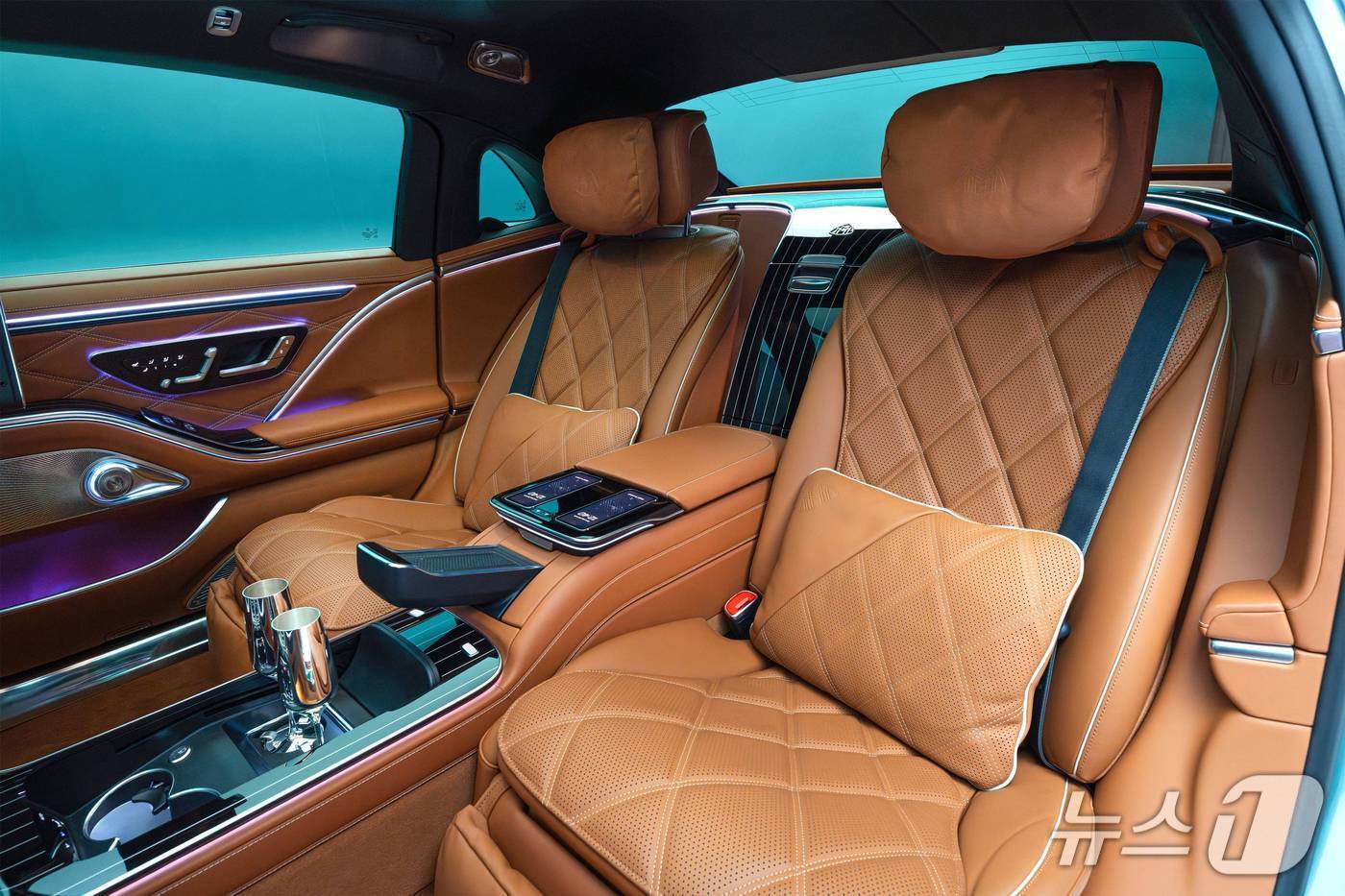 본문 이미지 - 더 뉴 메르세데스-마이바흐 S-클래스 인테리어(메르세데스-벤츠 코리아 제공)