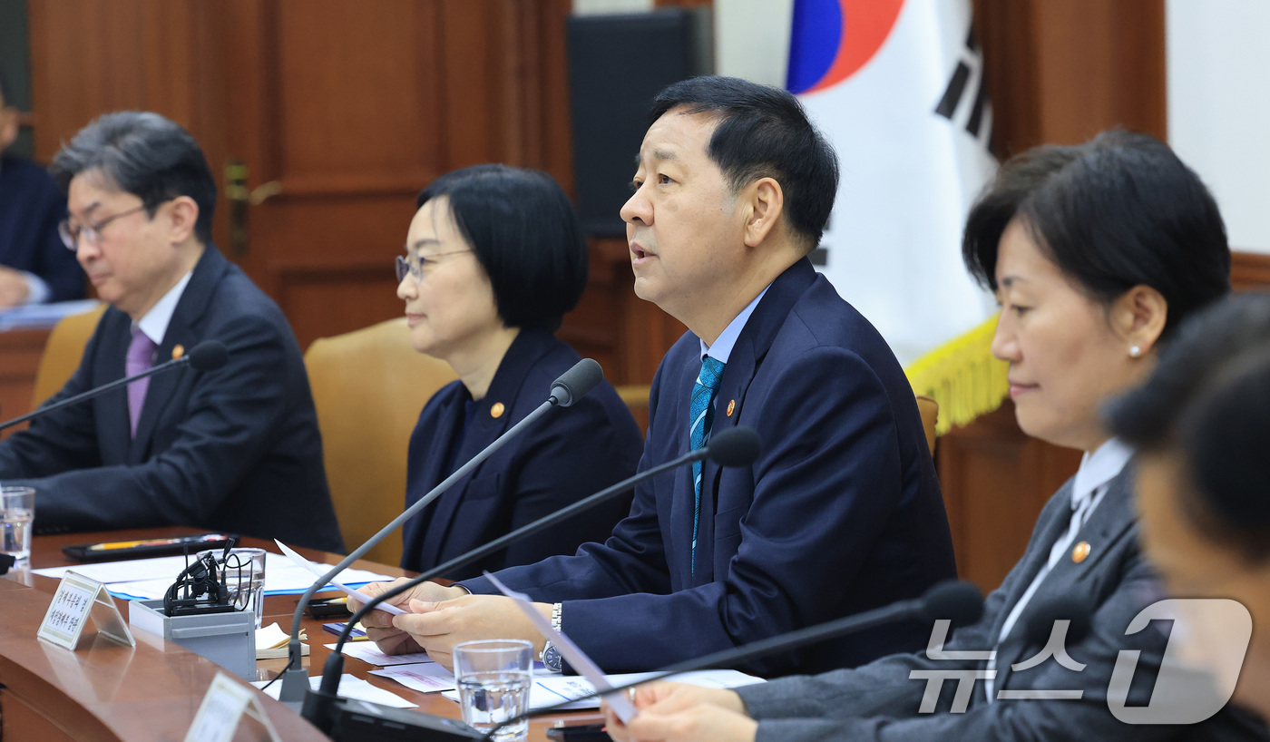 (서울=뉴스1) 임세영 기자 = 구윤철 부총리 겸 재정경제부 장관이 25일 서울 종로구 정부서울청사에서 열린 국가창업시대 전략회의에서 모두발언을 하고 있다.  2026.3.25/뉴 …