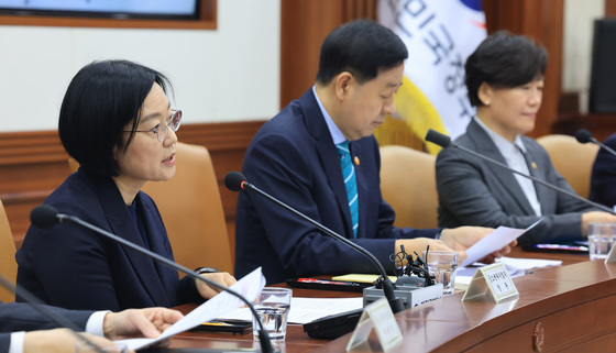 발언하는 한성숙 장관