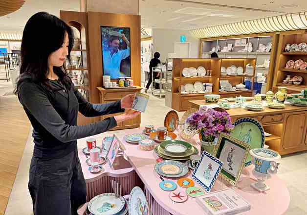 "최대 50% 할인"…백화점 3사, 27일 봄 정기 세일 돌입