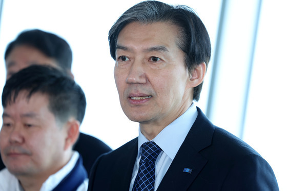 조국 "정치개혁 담판 지어야…민주진영 5당 회담 제안"