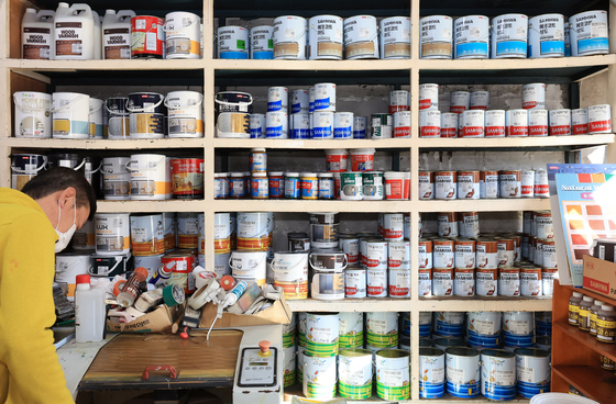 [중동發 3중 쇼크]① 원가 상승 압박, 선 넘었다…'진퇴양난' 페인트