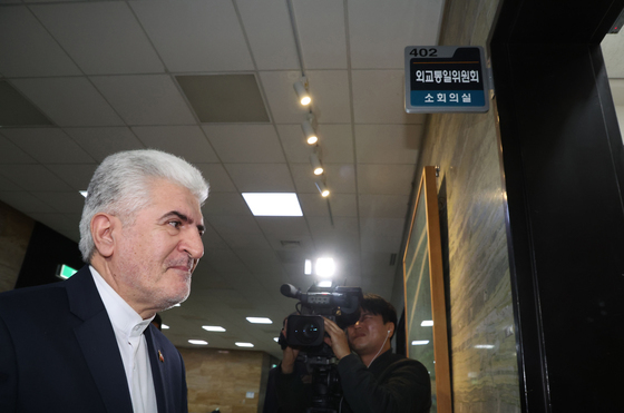 유가 2% 하락…이란 "비적대 선박 통과 허용" 신호(종합)