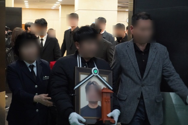 대전 안전공업 참사 희생자 눈물 속 발인 이어져