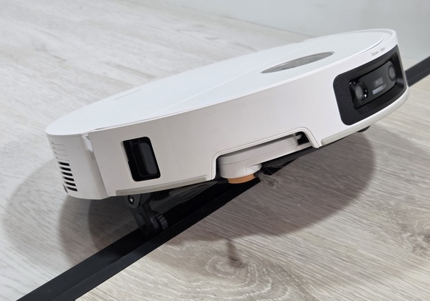 8.8㎝ 문턱 넘고 물걸레 자동 교체…한층 진화 드리미 로봇청소기 'X60'