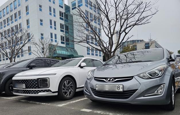 "갑작스러운 시행이라" '공공기관 5부제 첫날' 경남 일부 기관서 '혼선'