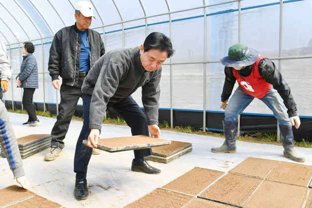 화천군, 취약 농업인 대상 모내기 육묘은행 사업 추진
