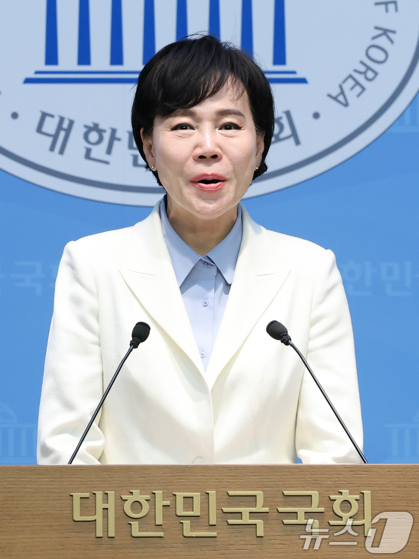 (서울=뉴스1) 황기선 기자 = 전현희 더불어민주당 서울시장 경선후보가 25일 오후 서울 여의도 국회 소통관에서 '서울시 먹거리 복지' 관련 기자회견을 하고 있다.  2026.3. …