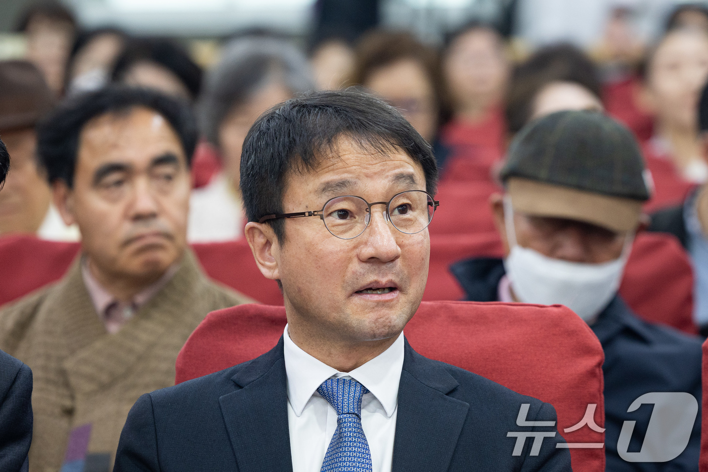 (서울=뉴스1) 유승관 기자 = 한병도 더불어민주당 원내대표가 25일 서울 여의도 국회 의원회관에서 열린 한국 차문화 발전을 위한 정책포럼에 참석해 자리하고 있다. 2026.3.2 …