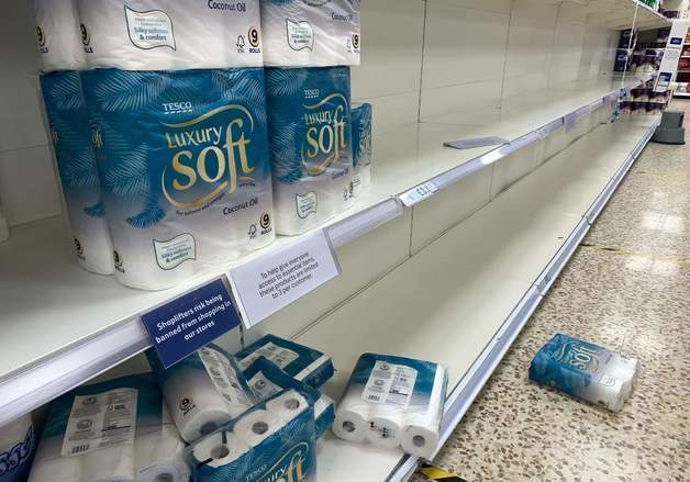 "보이는 대로 사둬야 돼"…日, 중동 사태에 휴지 품절 발작 왜?