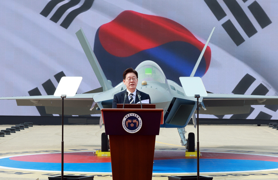 [뉴스1 PICK] 李대통령 "KF-21, 자주국방 상징…방산 4대강국 도약 발판"