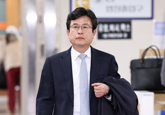 '사후 선포문 작성' 강의구 "계엄 선포일 적은 것일 뿐"…무죄 주장