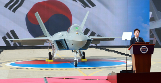 이재명 대통령, KF-21 양산 1호기 출고식 격려사