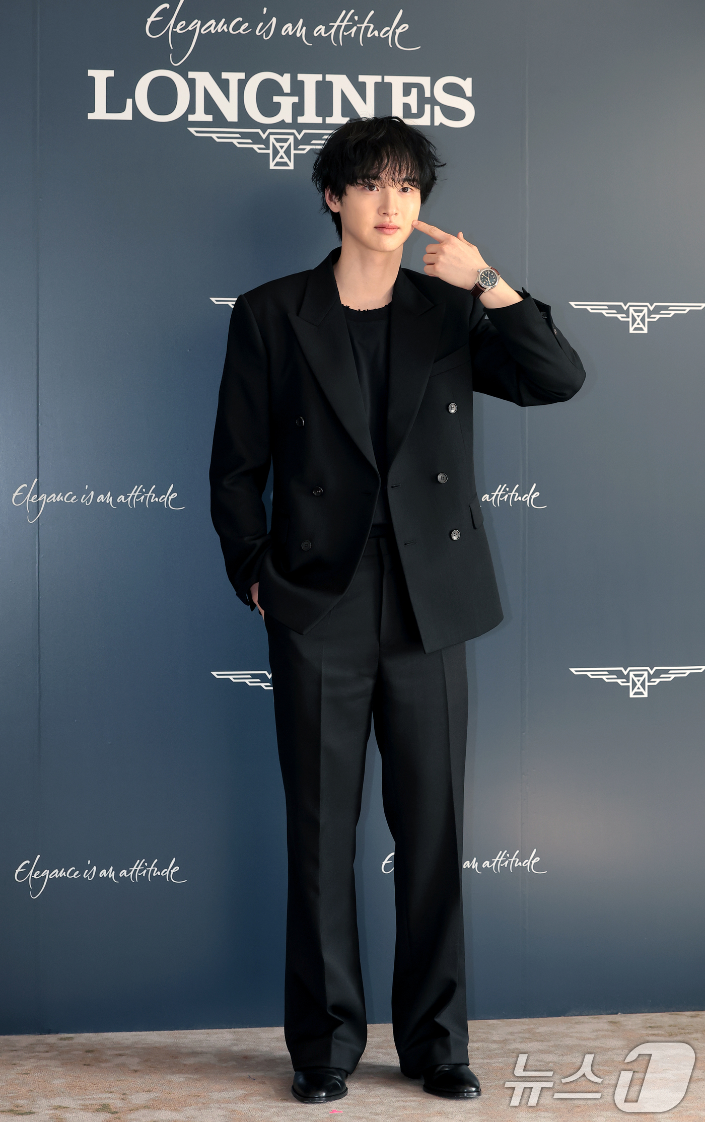 (서울=뉴스1) 권현진 기자 = 배우 장동윤이 25일 서울 강남구 웨스틴 파르나스에서 열린 스위스 워치 브랜드 론진 2026 신제품 프레젠테이션에 참석해 포즈를 취하고 있다. 20 …