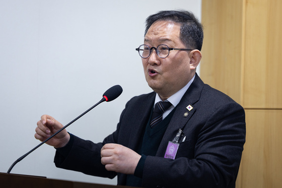 조희대 대법원장 탄핵소추안 발제하는 김경호 변호사