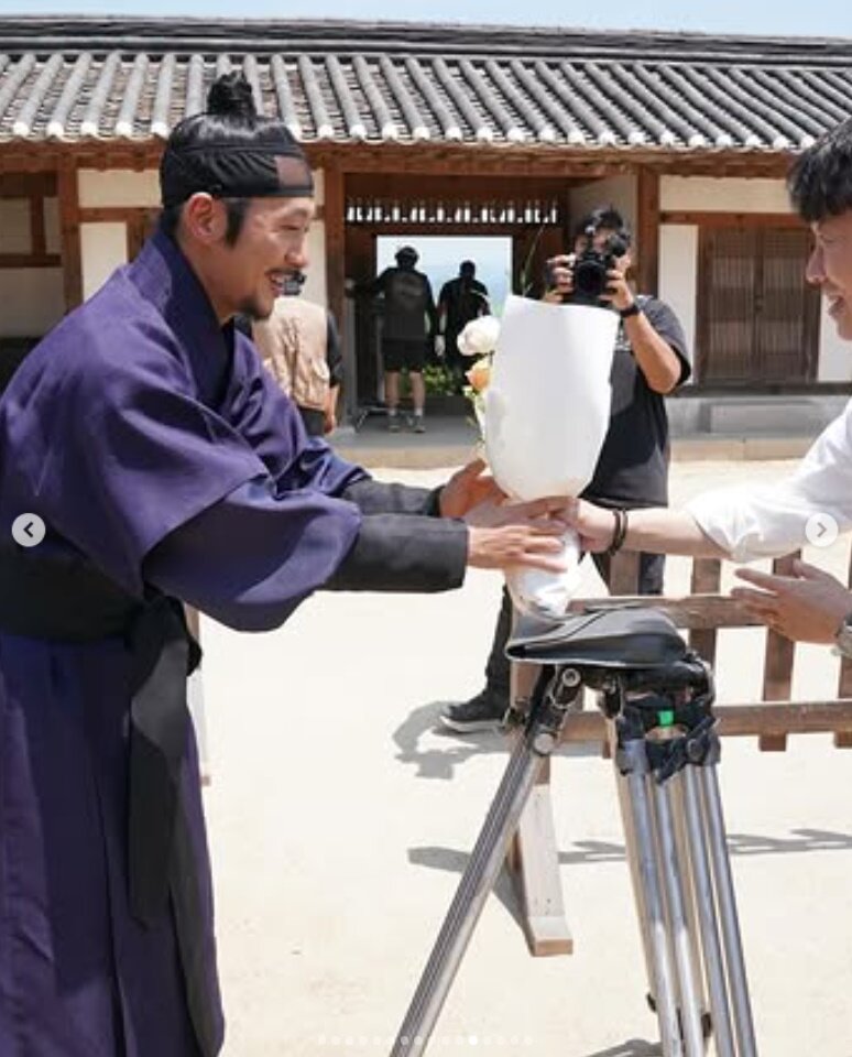 본문 이미지 - '왕과 사는 남자' 미공개 사진 /쇼박스 인스타그램 캡처