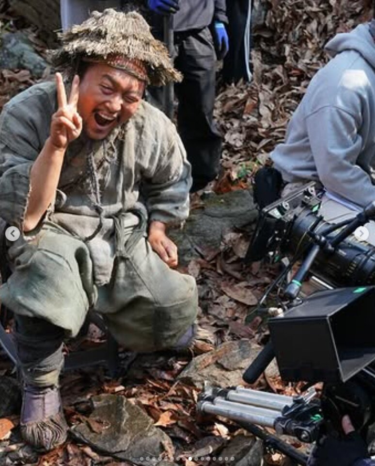 본문 이미지 - '왕과 사는 남자' 미공개 사진 /쇼박스 인스타그램 캡처