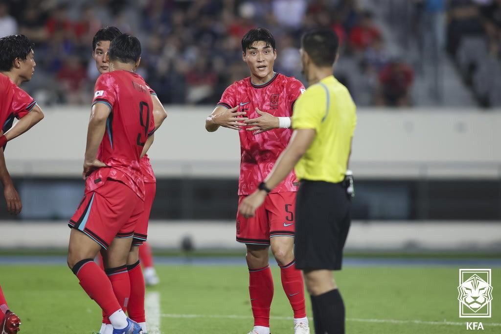 본문 이미지 - 무명의 3부리거로 출발해 월드컵을 앞둔 대표팀에서도 경쟁력을 보이고 있는 박진섭 (대한축구협회 제공)