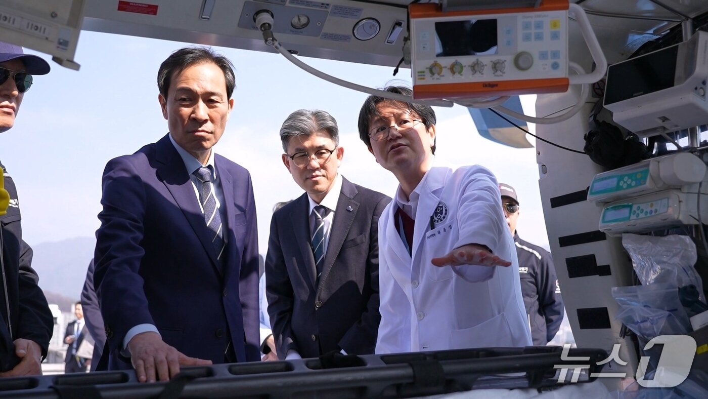 본문 이미지 - 우상호 더불어민주당 강원특별자치도지사 후보는 25일 원주 부론산업단지와 연세대 원주세브란스기독병원을 방문하는 등 '원주·횡성권 현장 정책투어'를 실시했다.(우상호 후보 측 제공. 재판매 및 DB 금지)/뉴스1