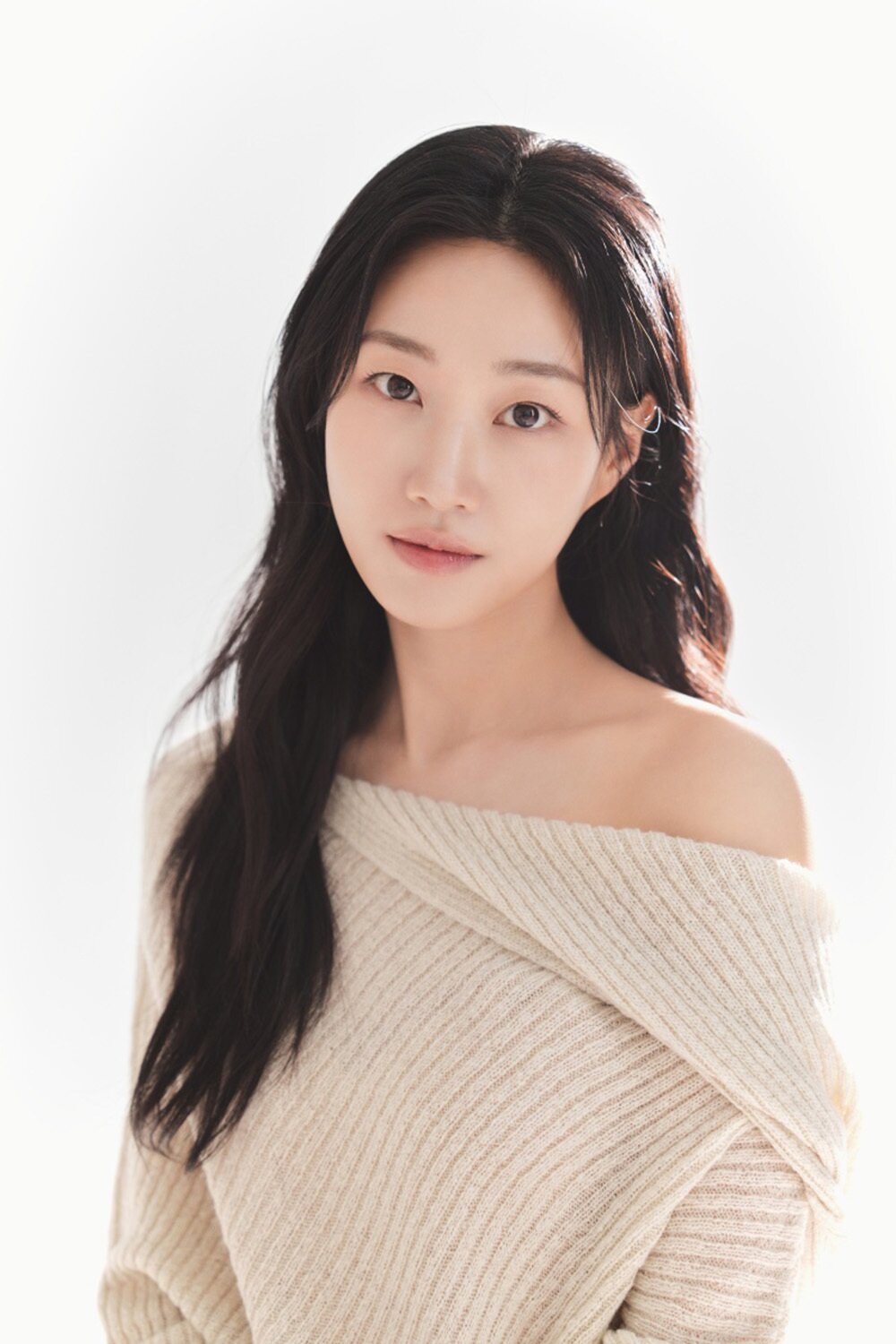 본문 이미지 - 배우 하윤경 / 호두앤유