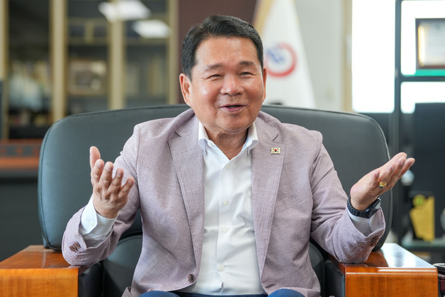 [재산공개] 신경호 강원교육감 재산 4억1286만원…1년 새 1400만원 감소