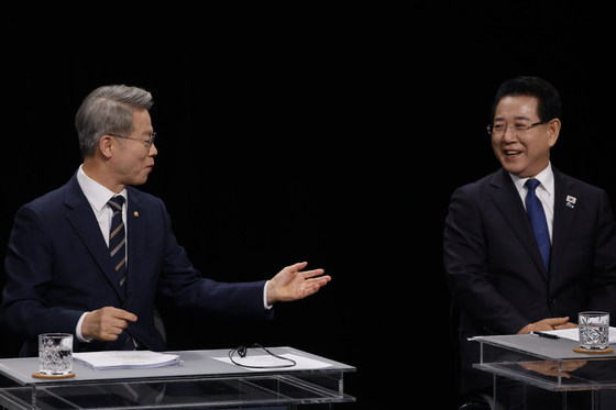 대화 나누는 민형배·김영록 후보