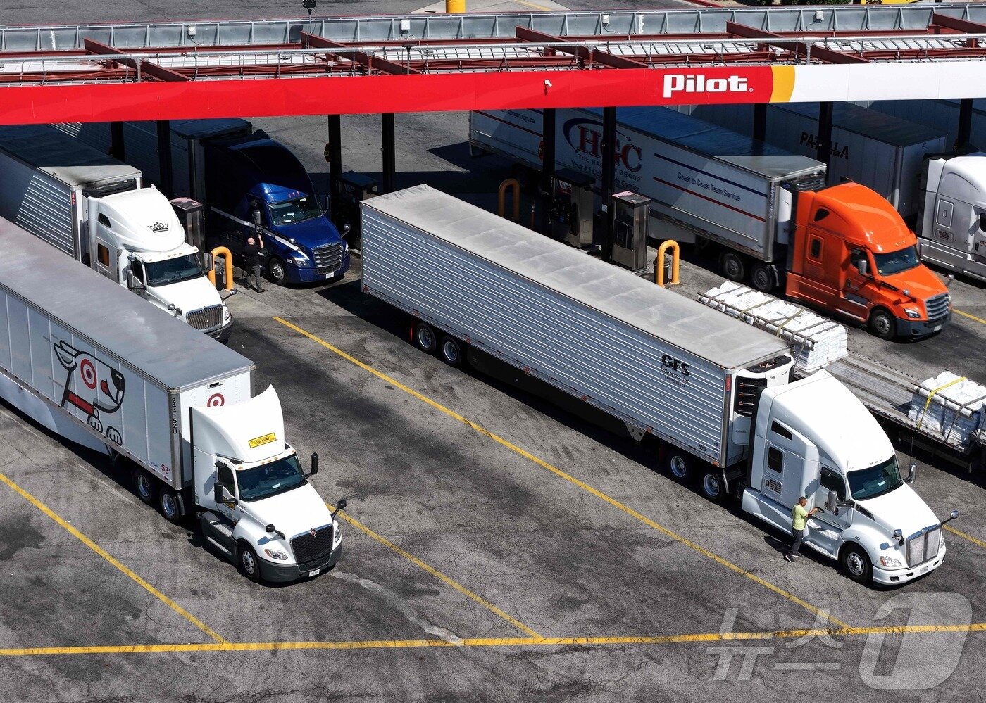 본문 이미지 - US-PRICE-OF-DIESEL-CONTINUES-RISE-AMID-ONGOING-WAR-IN-IRAN ⓒ AFP=뉴스1