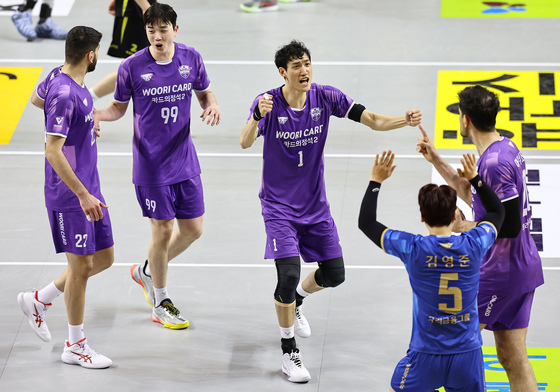 우리카드, 분위기 좋아!