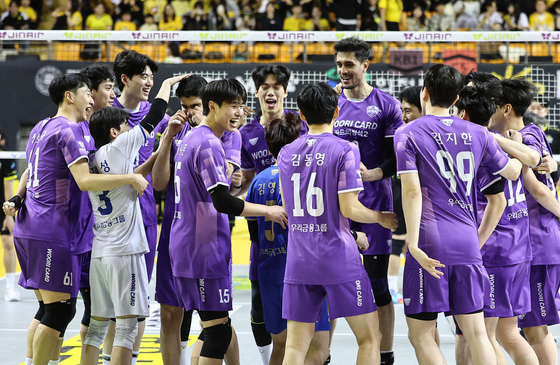 우리카드, KB손해보험 꺾고 PO행