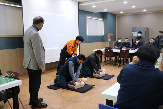 경기소방, 외국인 근로자 화재안전관리 계획…노후 콘센트 정비