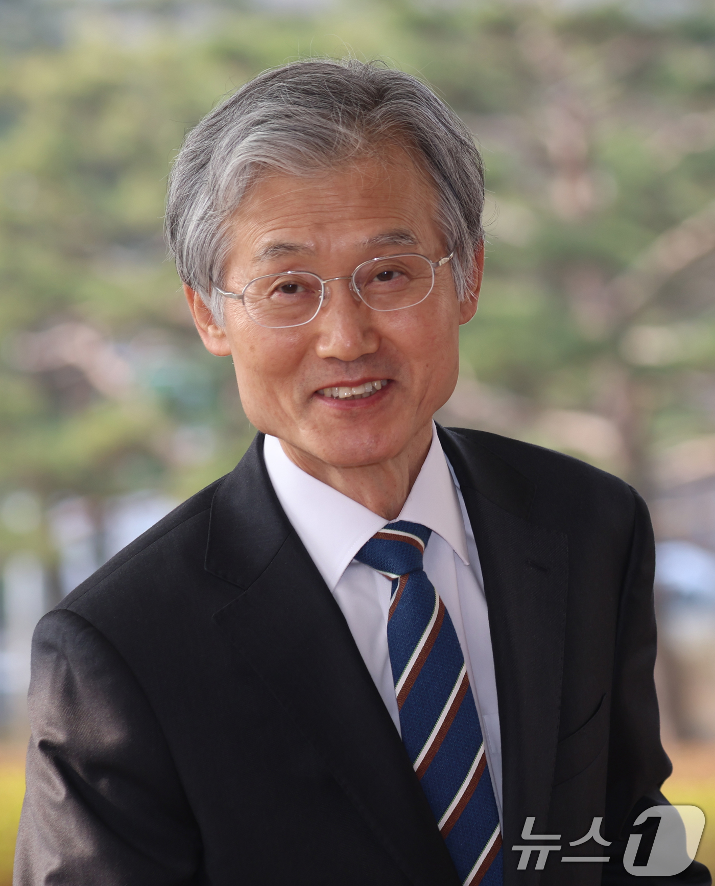 (서울=뉴스1) 김명섭 기자 = 조희대 대법원장이 26일 서울 서초구 대법원으로 출근하고 있다. 2026.3.26/뉴스1