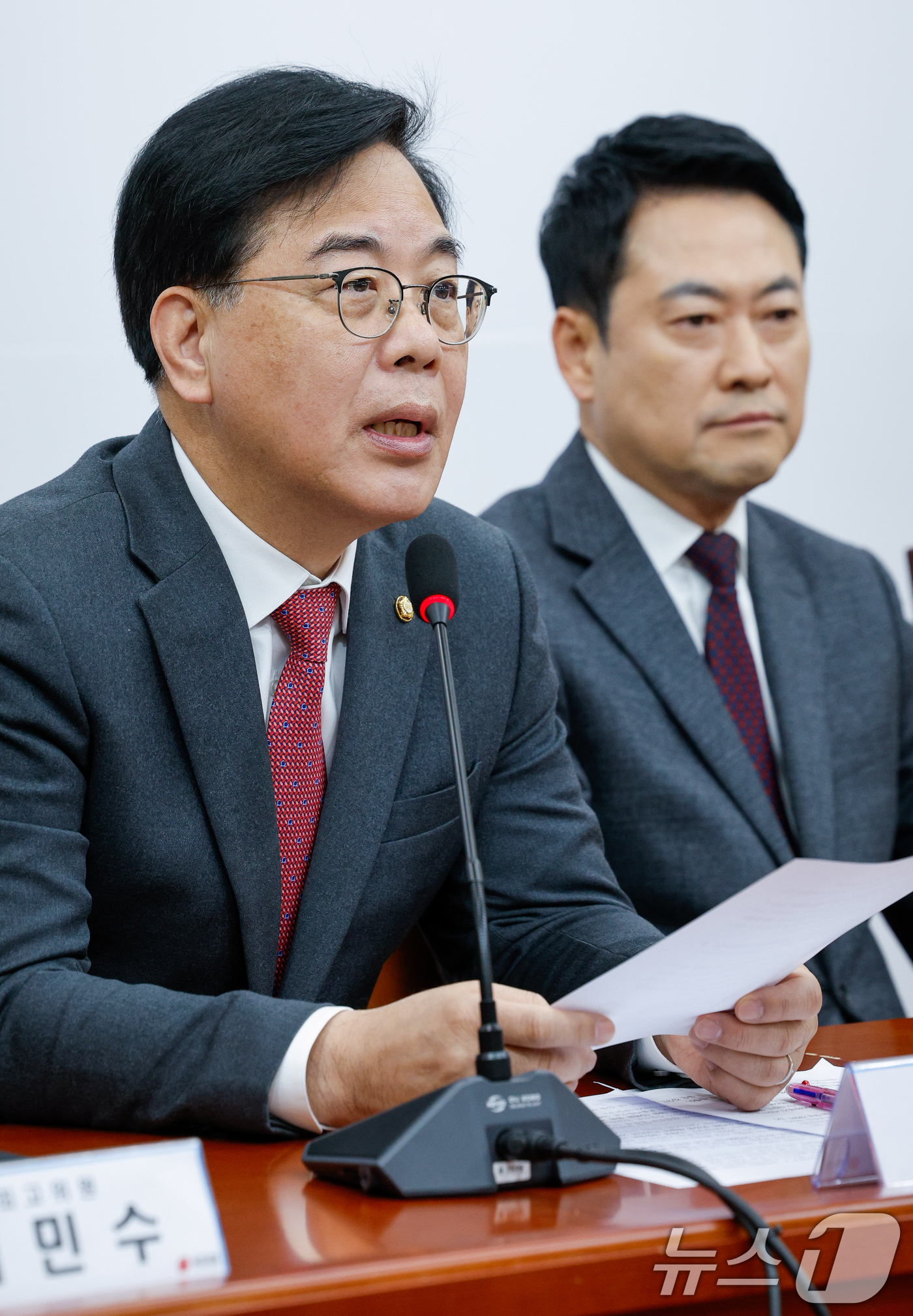 (서울=뉴스1) 안은나 기자 = 송언석 국민의힘 원내대표가 26일 오전 서울 여의도 국회에서 열린 최고위원회의에 참석해 모두 발언을 하고 있다. 2026.3.26/뉴스1