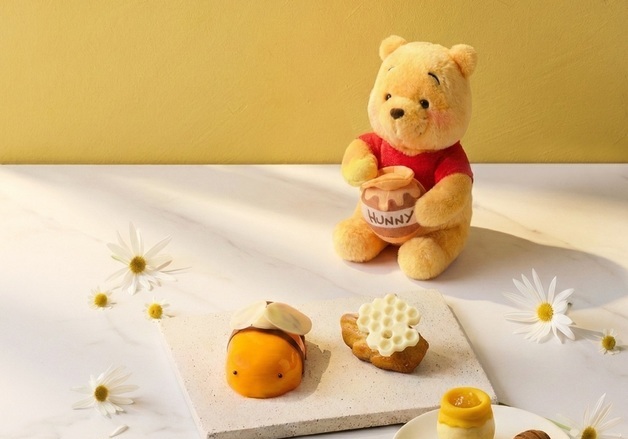 "BTS 칵테일에 롤(LoL) 직관까지"…호텔가, '잠' 대신 'IP' 판다