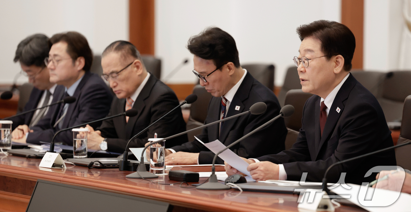 (서울=뉴스1) 허경 기자 = 이재명 대통령이 26일 청와대에서 열린 제2차 비상경제점검회의에서 발언하고 있다. (청와대통신사진기자단) 2026.3.26/뉴스1