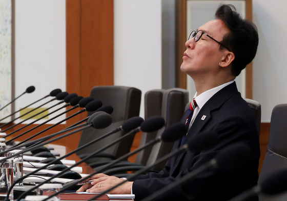 생각에 잠긴 김민석 국무총리