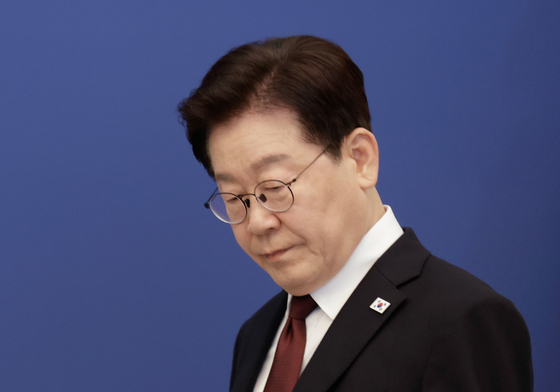 비상경제점검회의 참석하는 이재명 대통령